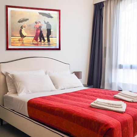 Duomo Luxury Apartment - One Bed Милан Экстерьер фото